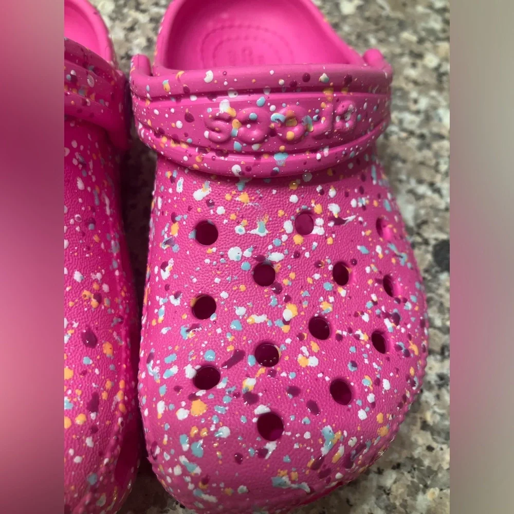 Toddler Pink Crocs with Multicolor Paint Splatter Design, Size:9, EUC - Picture 3 of 8